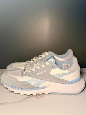 NWOT Reebok Retro Sneakers Size 9 🤍 Blue White Casual Athleisure